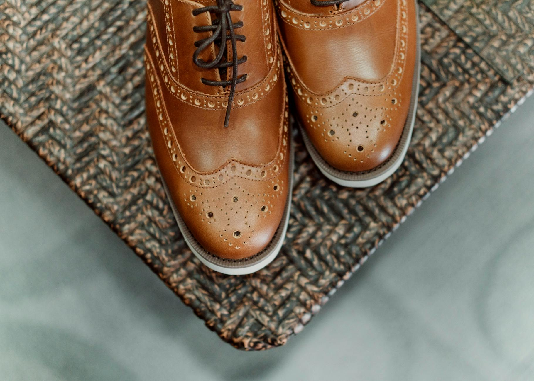 quality men shoes details