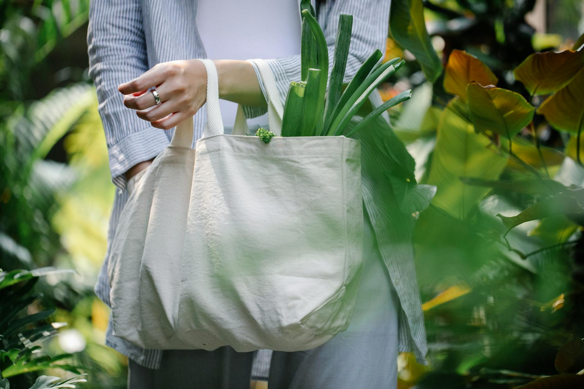 sustainable bag trend switzerland