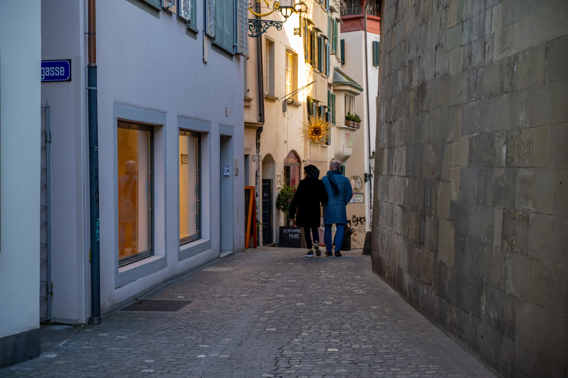Zurich street style minimalism