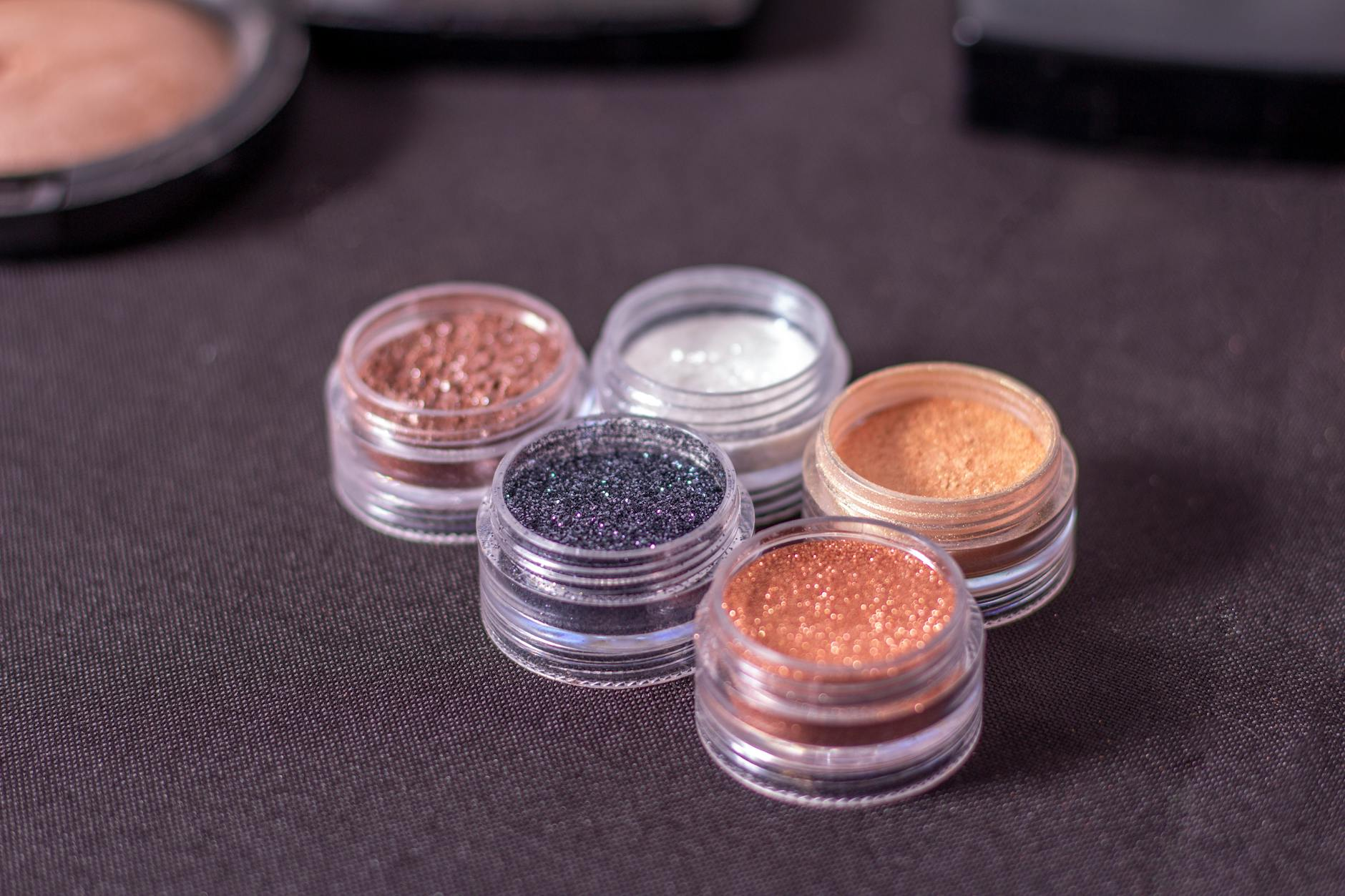 waterproof eyeshadow Swiss brand