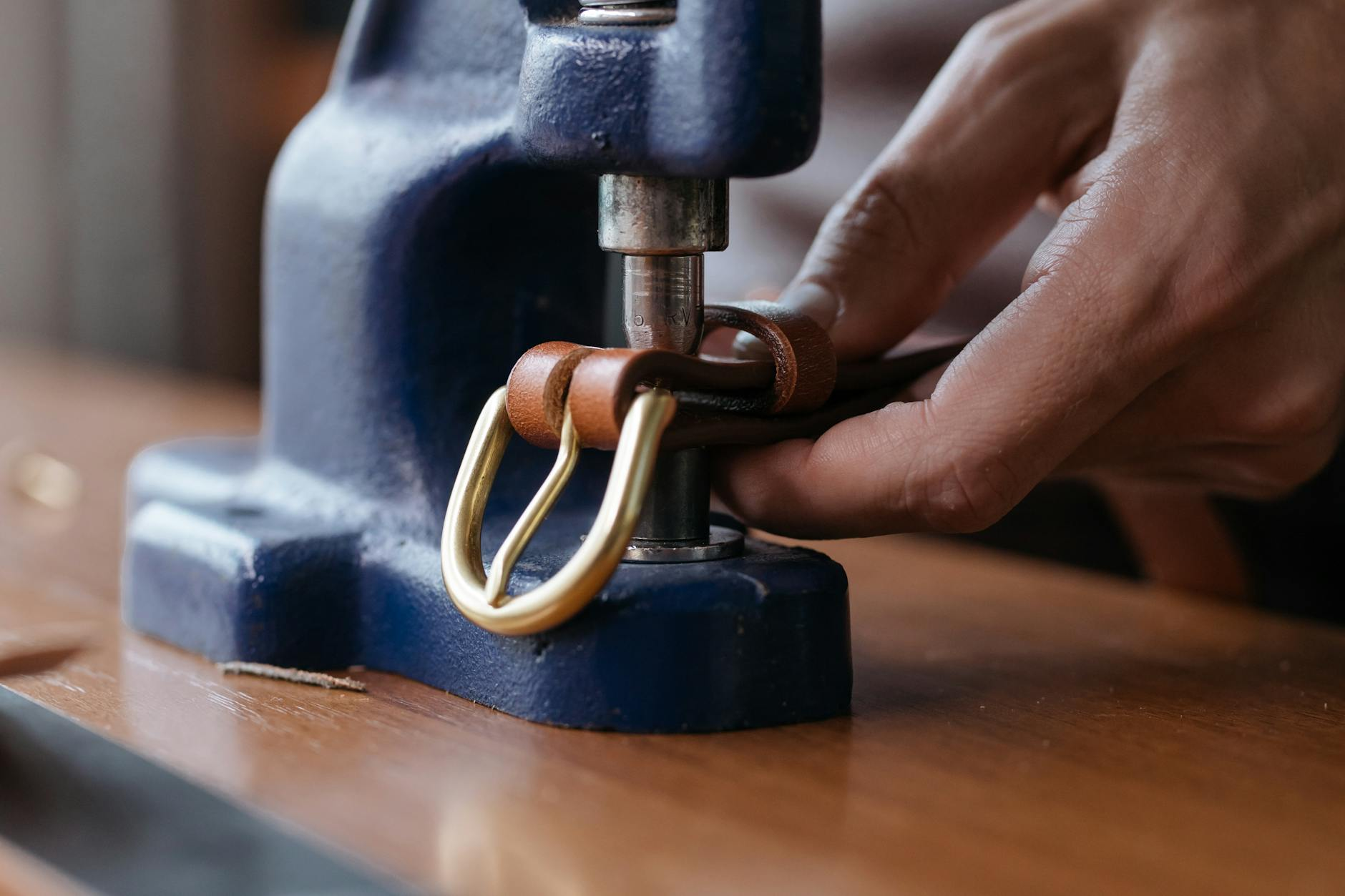 Schweizer Gürtel-Klassiker: Von der Lederwerkstatt zum Fashion-Statement