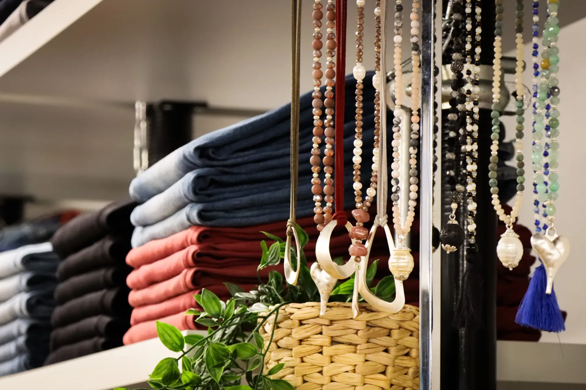 Wenn Jeans zur zweiten Haut werden: Die Kunst der perfekten Passform bei Deans in Winterthur